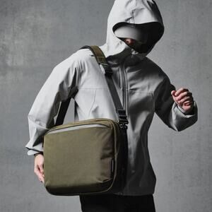 NWOT Alpaka Elements Tech Brief Pro Laptop Bag/Backpack Army Green